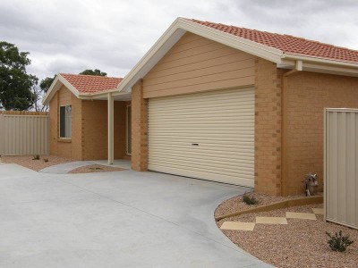 2bedroom townhouse with ensuite Picture