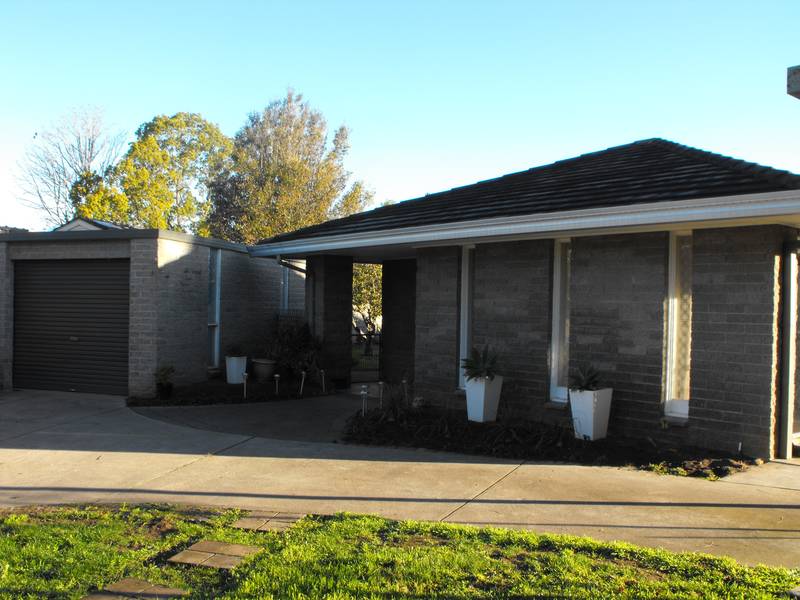 FOUR BEDROOM HOME ADJACENT TO PARK LAND! Picture 2