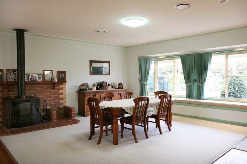 Stunning Country Living Picture 3