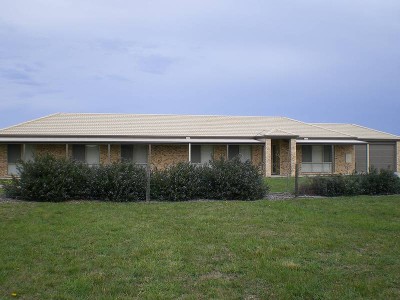 4 Bedroom Home on a large block Picture