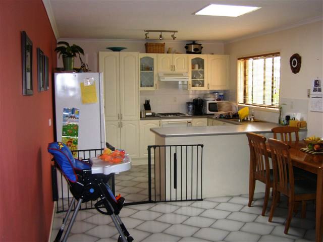 AFFORDABLE FIVE BEDROOM HOME! Picture 2