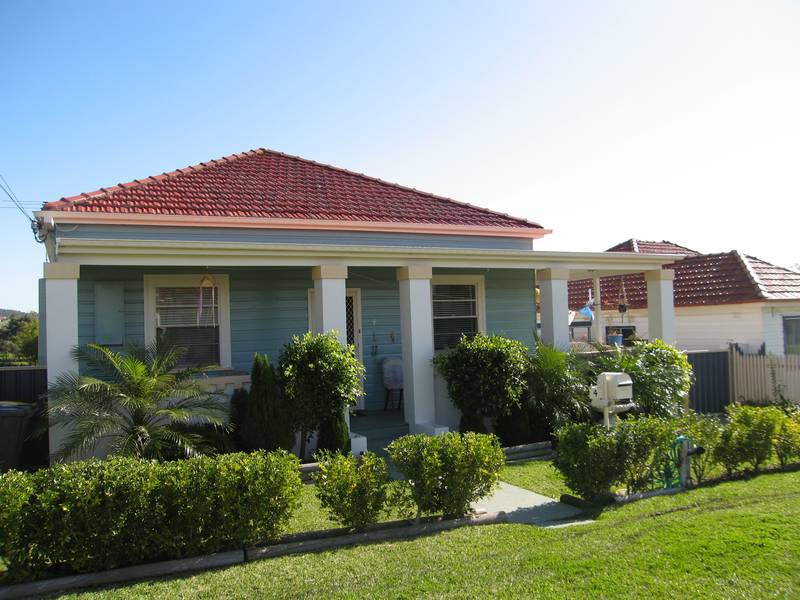 Renovated house in quiet street! Picture 1