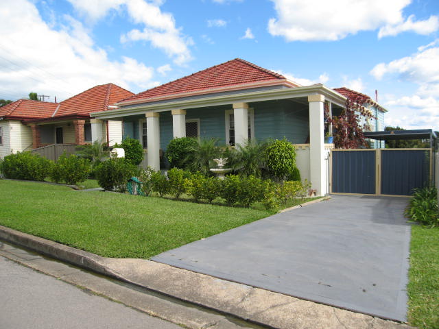 Renovated house in quiet street! Picture 3