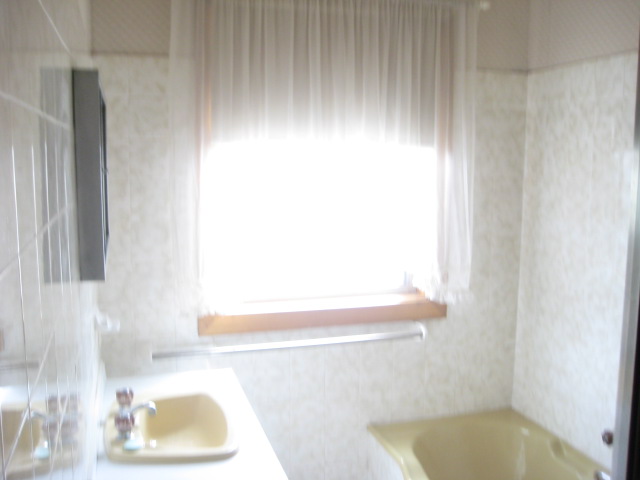 Large house close to Uni and Stockland Jesmond! Picture 3