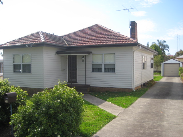 Large house close to Uni and Stockland Jesmond! Picture 1