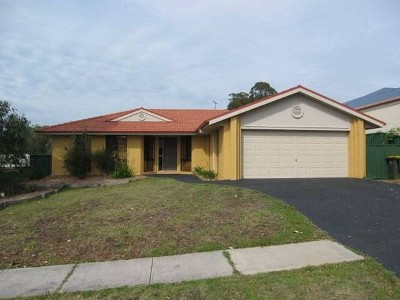 Large Modern 4 Bedroom Home! Picture