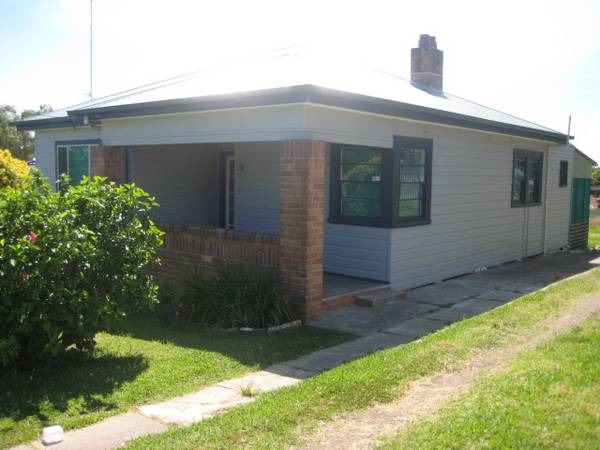 Freshly painted 2 bed home Picture Freshly painted 2 bed home Picture