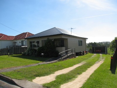 RURAL SETTING - CITY LIFESTYLE! Picture