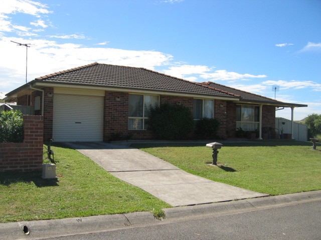 Modern Brick 3 bed home Picture