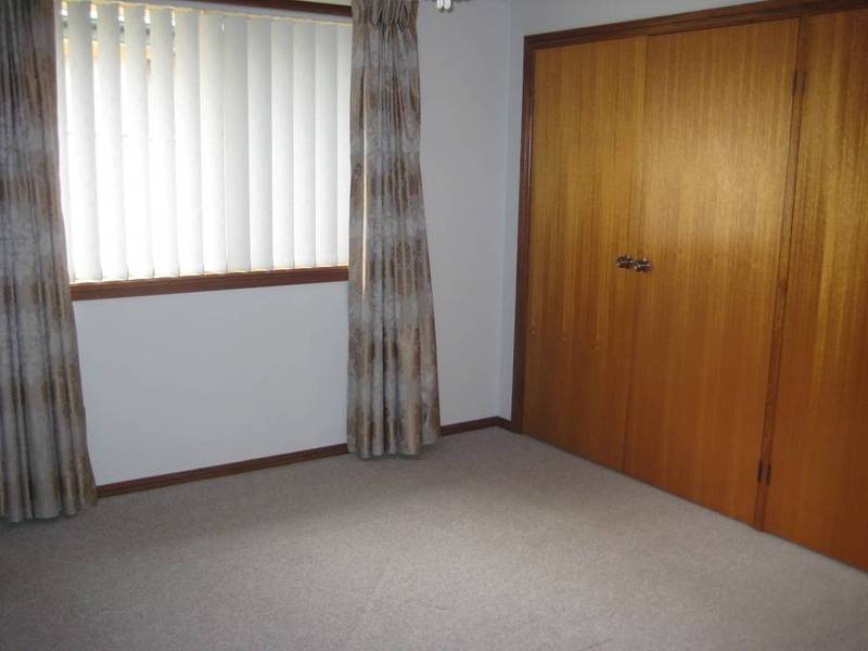 Modern 3 Bedroom Duplex ! Picture 3