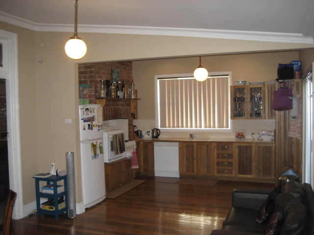 Charming 3 bedroom home Picture 3