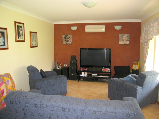 Look Here!! Picture 3