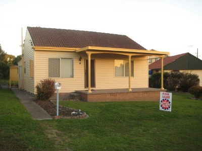 Neat & tidy home in good location! Picture