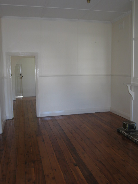 Just Renovated ! Picture 2