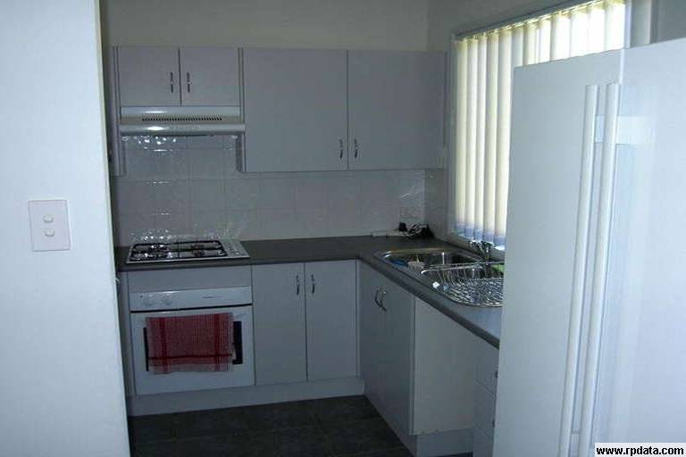 Quiet cul de sac location! Picture 3