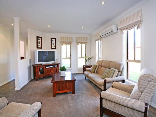 Vendors Keen to Sell - ½ Acre As New Home Picture 2