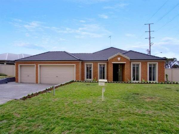 Massive Price Reduction, Massive Home on Massive Block! Picture 1