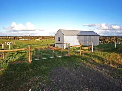 ACREAGE IN TEESDALE WITH RURAL VIEWS Picture