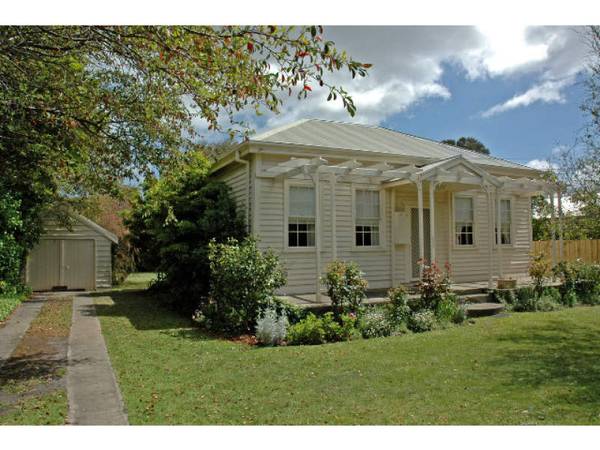 Vendor Must Sell! You will not find this size land anywhere in this locale! Highly Motivated Vendor! Picture