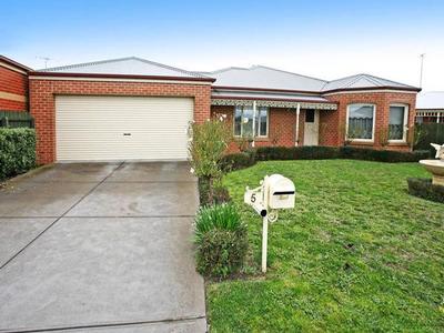 FAMILY DELIGHT! - SOLAR HEATED POOL Picture