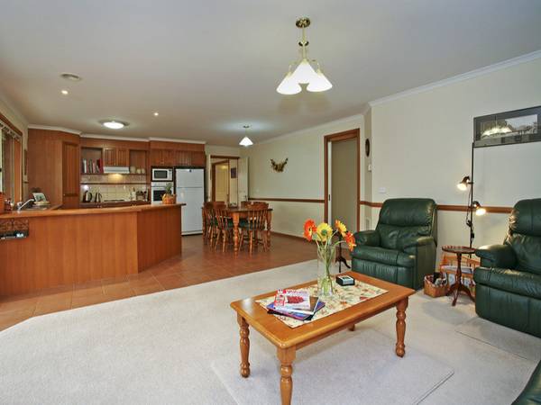 Massive Price Reduction! VENDOR'S SAY SELL!! Picture