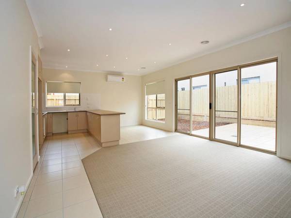 Quality Townhouse Picture 3