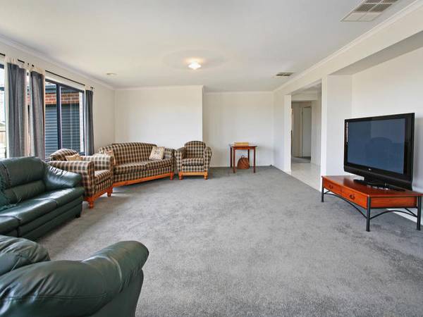 QUIET, SPACIOUS AND PLENTY OF LIGHT! Picture