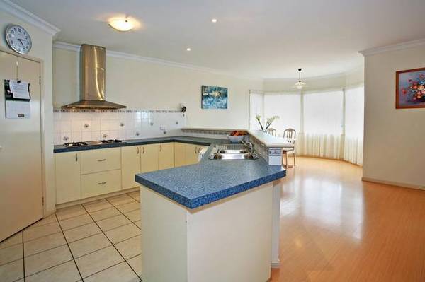 31 Squares of Living plus Views! Picture