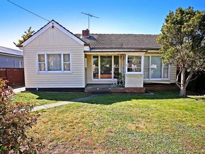 Affordable, West Belmont, Walk to the River!! Picture