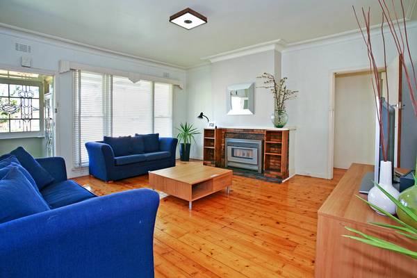 Affordable, West Belmont, Walk to the River!! Picture 2