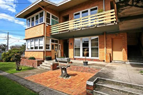 Apartment on Latrobe! Picture