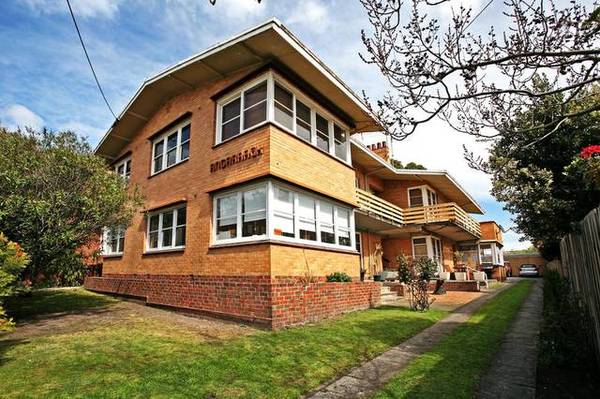 Apartment on Latrobe! Picture