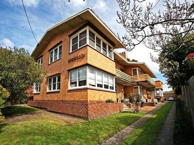 Apartment on Latrobe! Picture