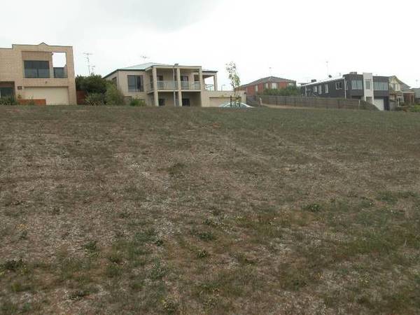 Northerly Aspect with Views over the Valley Picture 3