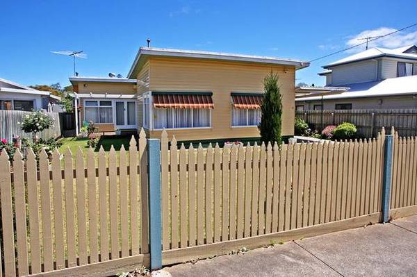 'Prime Old Highton' 4 BR Home Picture 1