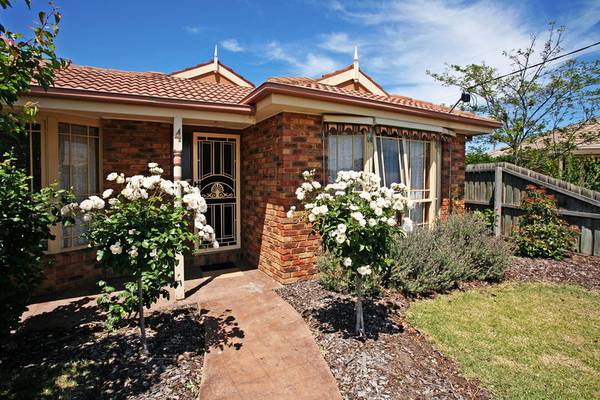 Great Family Living In Super Convenient Location Picture