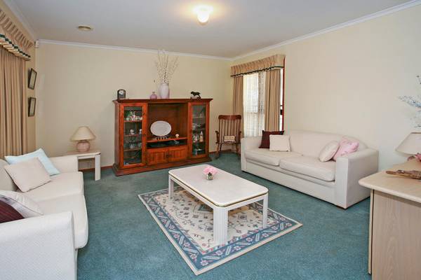 Great Family Living In Super Convenient Location Picture