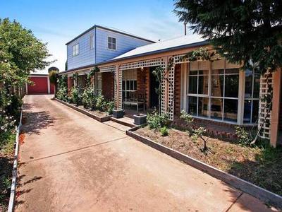 PERFECT FAMILY LIVING Picture