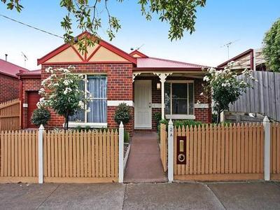 QUALITY TOWN HOUSE IN BLUE CHIP HIGHTON Picture