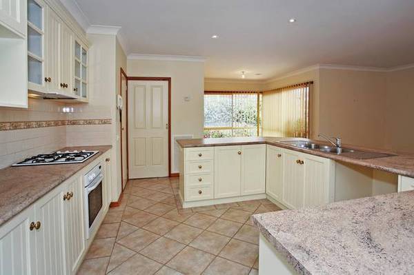 Excellent character home in sought after Augustine Estate Picture 3