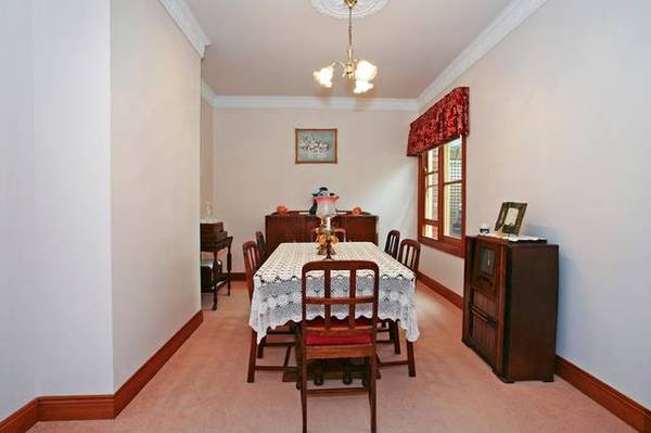 4brm Character Home / 5 Car Garage Picture 4brm Character Home / 5 Car Garage Picture