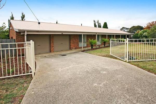 Stunning Family Home- Central Location Picture 1