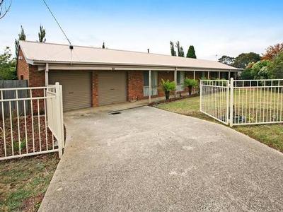 Stunning Family Home- Central Location Picture