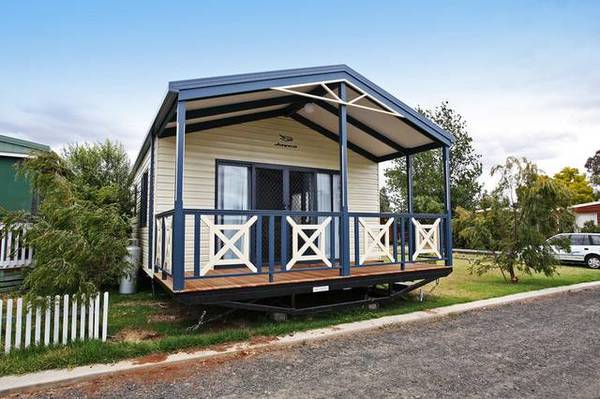 Brand Spanking New- Reside or Re-Locate Picture 3