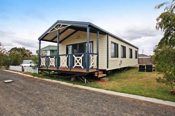 Brand Spanking New- Reside or Re-Locate Picture 2