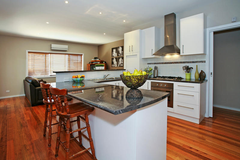 Contemporary Brilliance- Three Bedroom Plus Study Picture 3