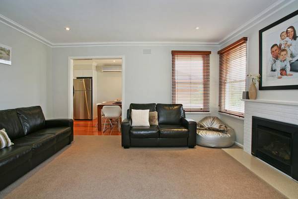 AS GOOD AS NEW! - BLUE CHIP HIGHTON LOCATION Picture 3