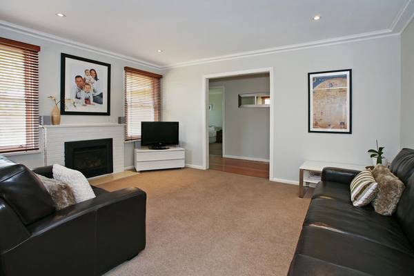 AS GOOD AS NEW! - BLUE CHIP HIGHTON LOCATION Picture 2