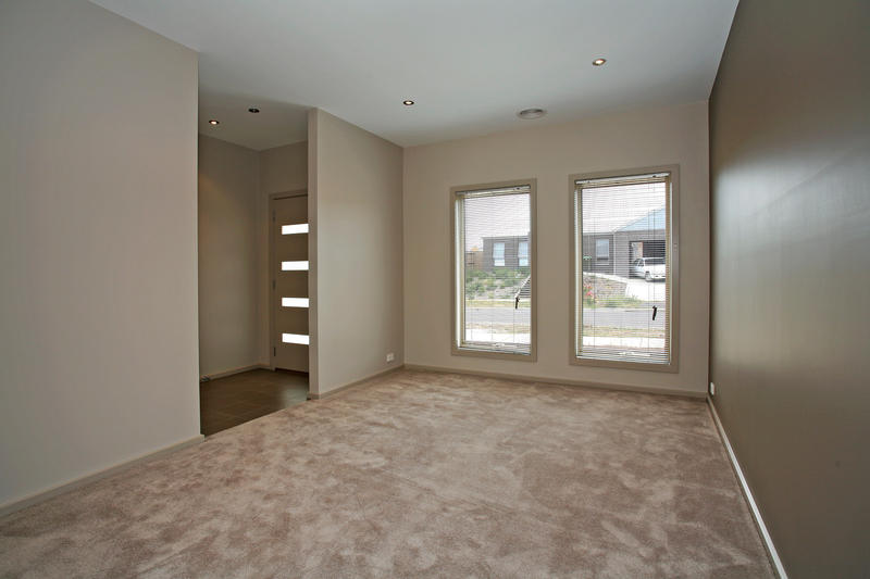 Stunning Brand New Town House. Picture 3