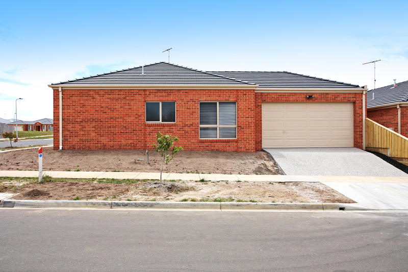 Stunning Brand New Town House. Picture 2